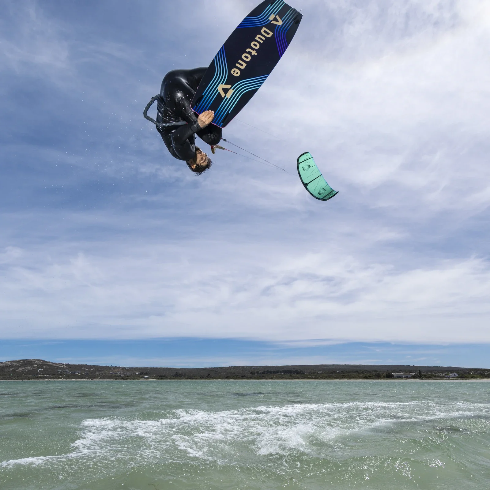 PACK KITESURF DUOTONE EVO 2026 + TRUST BAR 2026 + GONZALES 2026